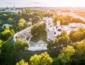 Вид на Монастырь Успения Богородицы с птичьего полёта. Квест во Владимире.